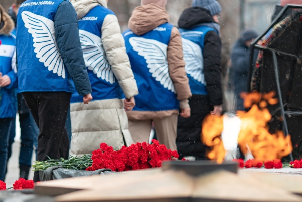 «Победа была за нами и будет всегда»: Волонтёры Победы поздравили Героев с Днем защитника Отечества